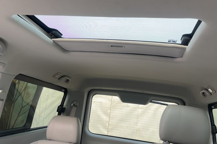 Used  Refine M5 2013 2.0T Gasoline Automatic Business Edition
