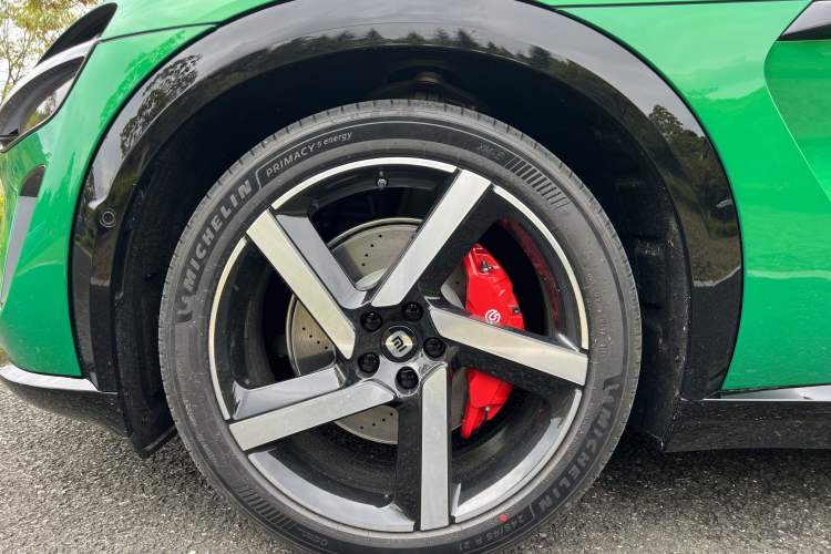 Used  YU7 2025 Ultra-Long Range High-Performance All-Wheel-Drive Max Edition
