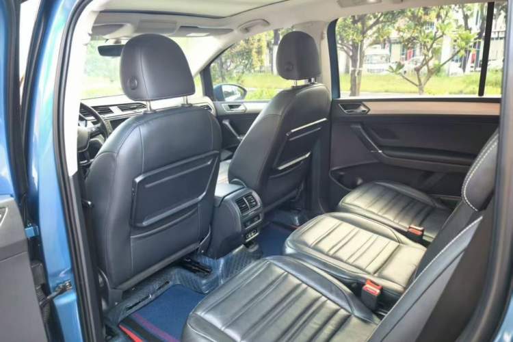 Used Volkswagen Touran 2016 Volkswagen Touran L 280TSI DSG Comfort Edition
