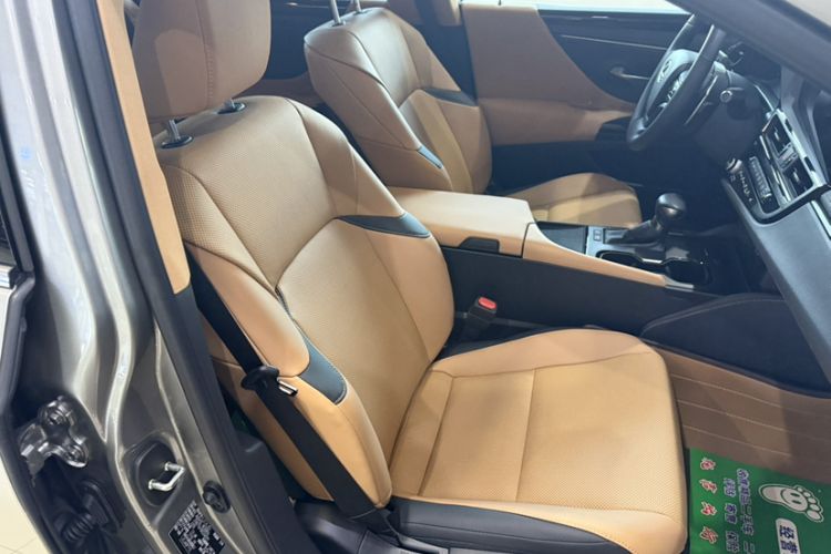 Used Lexus ES 2022 300h Excellence Edition
