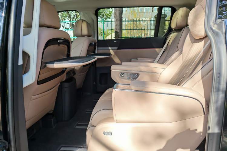 Used XPeng X9 2025 740 Ultra-Long Range Max
