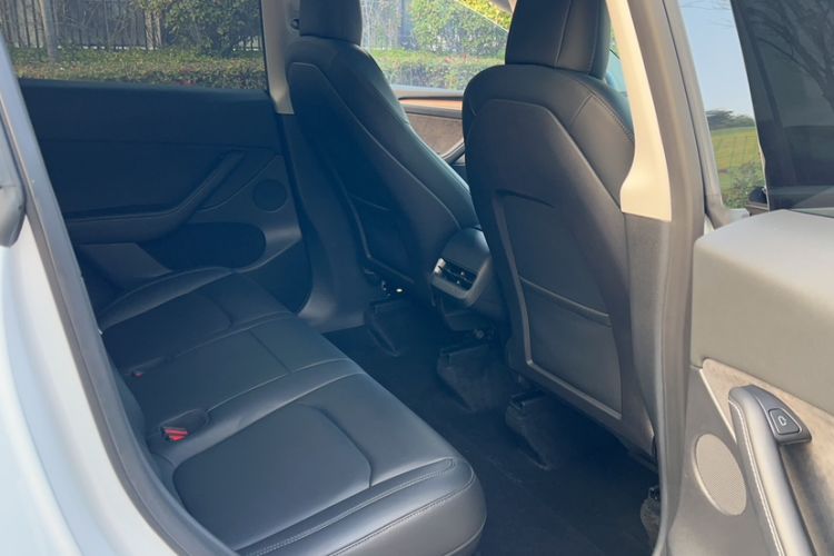 Used Tesla Model Y 2021 Long-Range All-Wheel-Drive Version 3D7
