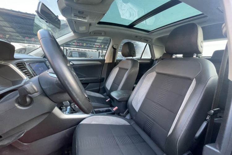 Used Volkswagen T-ROC 2018 230TSI DSG Two-Wheel Drive Advanced Version China V Standard
