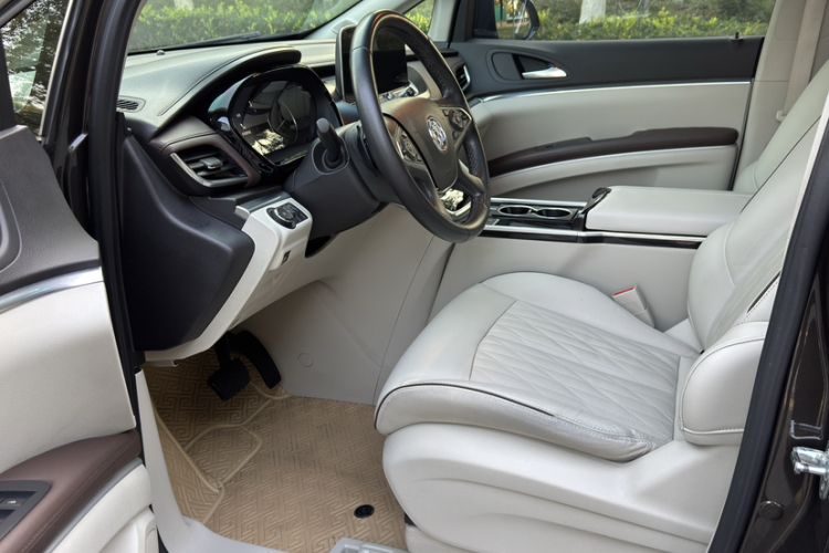 Used Buick GL8 2021 Land Cruiser Executive 652T Premium Model
