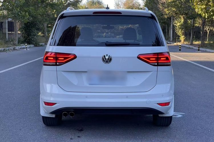 Used Volkswagen Touran 2018 Volkswagen Touran L 280TSI DSG Comfort Edition 7-seater
