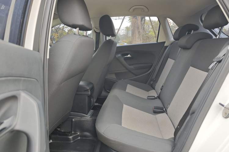 Used Volkswagen Polo 2016 1.4L Manual Fashion Model