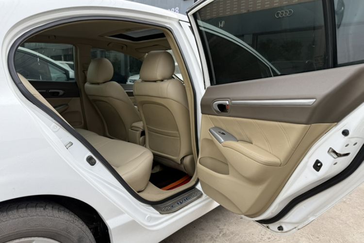 Used CIIMO CIIMO 2012 1.8L Automatic
