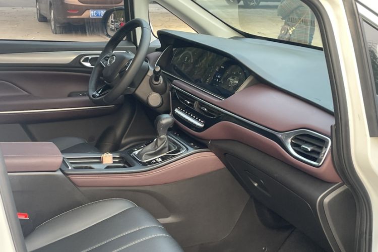 Used GAC Trumpchi M6 2021 PRO 270T DCT Luxury Edition
