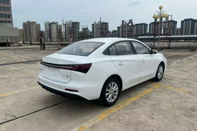 Used Roewe i5 2023 1.5L CVT Luxury Edition
