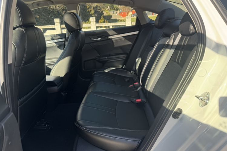 Used Honda Civic 2016 220TURBO CVT Luxury Edition
