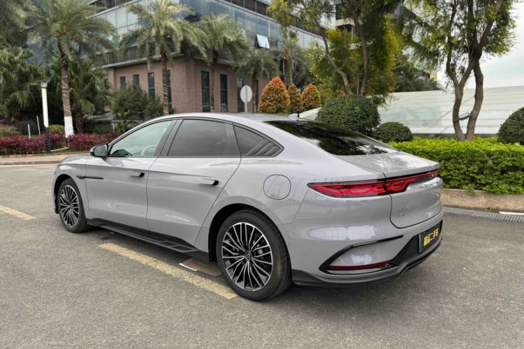 Used BYD Han 2025 DM-i Intelligent Driving Edition 125KM LiDAR Flagship Model
