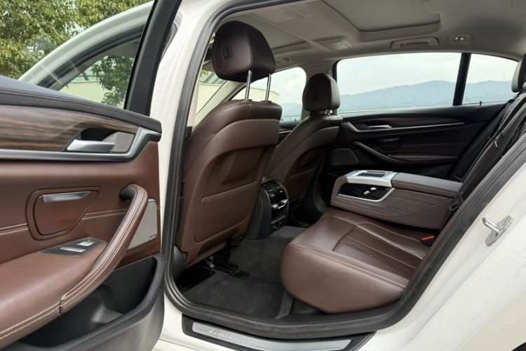 Used BMW 5 Series 2018 Facelifted 530Li Luxury Edition Premium Package
