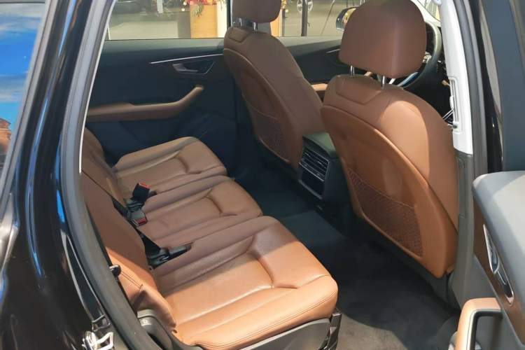 Used Audi Q7 2020 55 TFSI quattro S line sports model
