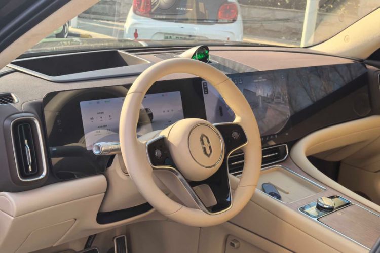 Used Hima AITO M9 2024 Range-Extended Ultra Version 52 kWh 5-Seater Model
