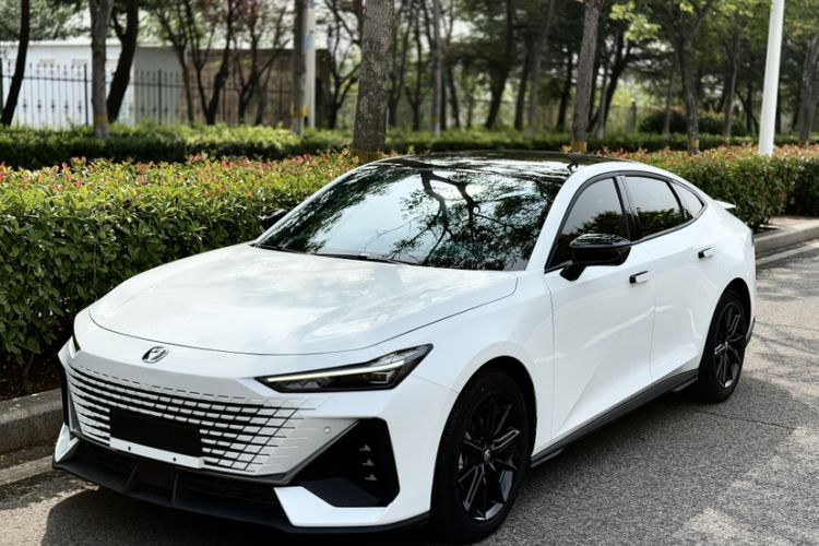 Used Changan UNI-V 2022 1.5T Prestige Version
