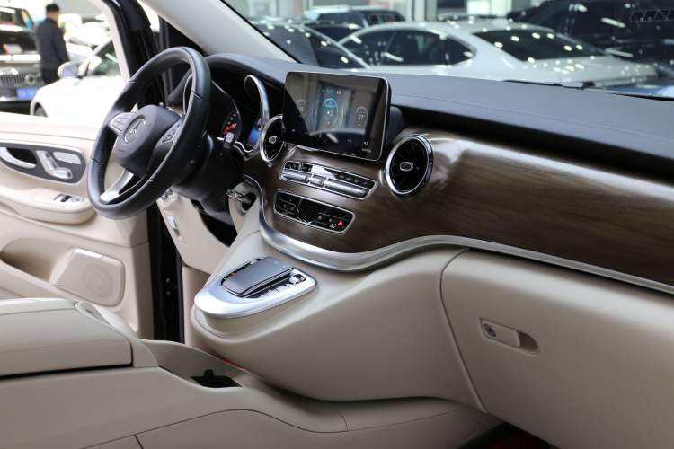 Used Mercedes-Benz V-Class 2020 V 260 L Long-wheelbase Luxury Edition