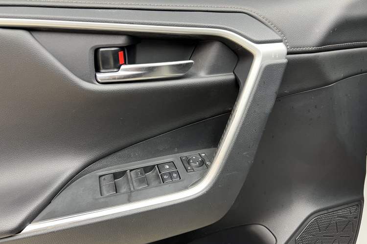 Used Toyota RAV4 2021 2.0L CVT Two-Wheel Drive Fashion PLUS Edition
