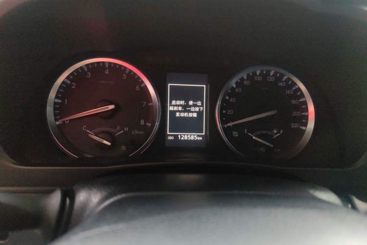 Used Toyota Highlander 2018 2.0T Two-Wheel-Drive Luxury Edition 7 Seats Emission Standard China V
