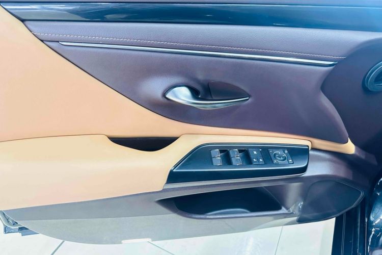 Used Lexus ES 2020 200 Excellence Edition
