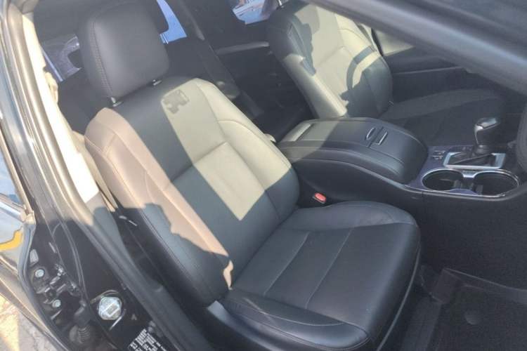 Used Toyota Highlander 2018 2.0T Four-Wheel Drive Prestige Version 7 Seats China VI Standard
