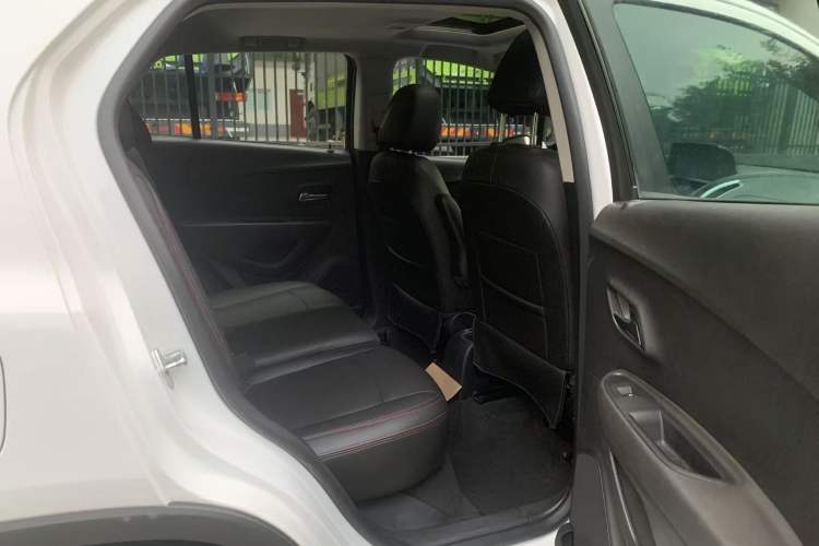 Used Chevrolet Trax 2016 1.4T Automatic Two-Wheel Drive Comfort Version with Sunroof
