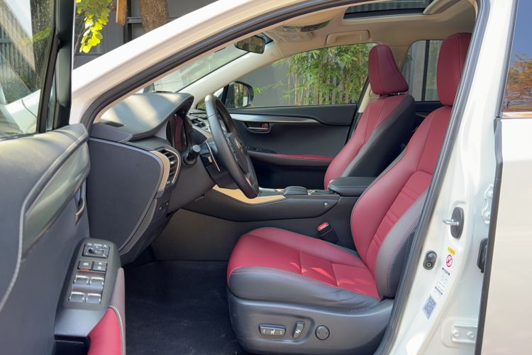 Used Lexus NX 2018 300h Front-Wheel-Drive FENGSHANG Version China V Emission Standard
