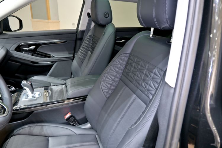 Used Land Rover Range Rover Evoque 2022 Aurora L 249 PS R-Dynamic Collins Antique Bronze Special Edition