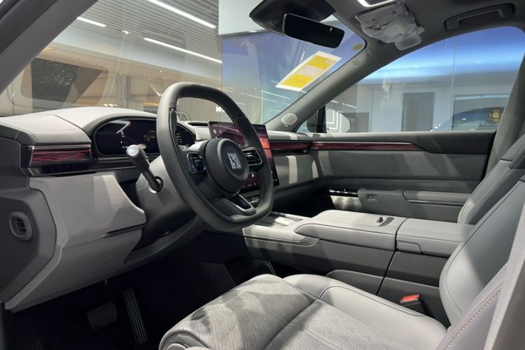 Used Zeekr 7X 2025 100 kWh Long-Range Rear-Wheel Drive with Intelligent Driving Features