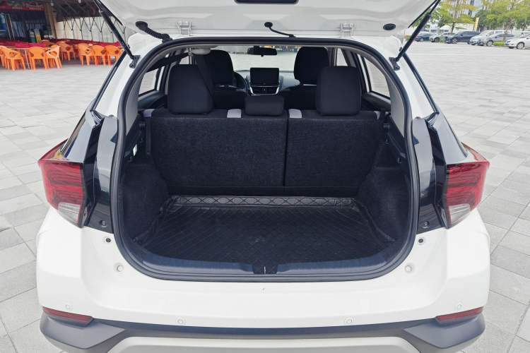 Used Toyota YARiS L 2020 X-Trail X 1.5L CVT Leading Edition
