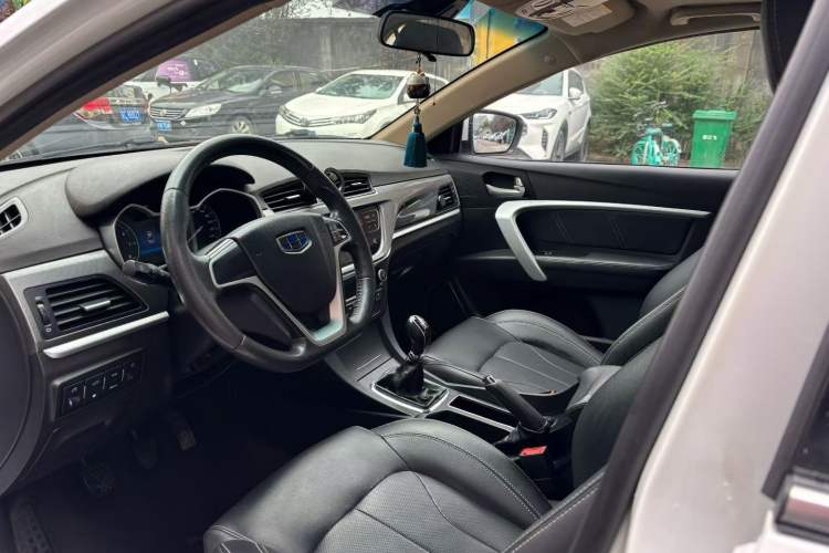 Used Geely Auto Emgrand 2017 Sedan Million Edition 1.5L Manual Upward Connect Version
