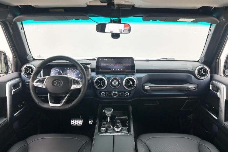 Used Beijing Auto BJ40 2018 PLUS 2.3T Automatic Four-Wheel Drive Premium Edition China V
