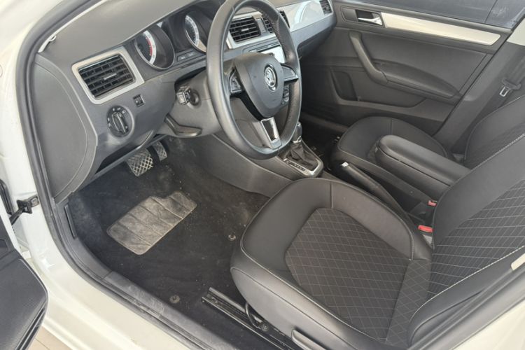 Used Skoda Rapid Spaceback 2018 1.6L Automatic Comfort Edition
