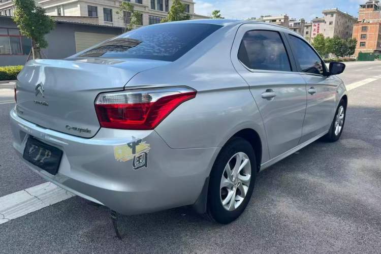 Used Citroen Elysee 2015 Zhishang Edition 1.6L Manual Fashion Model
