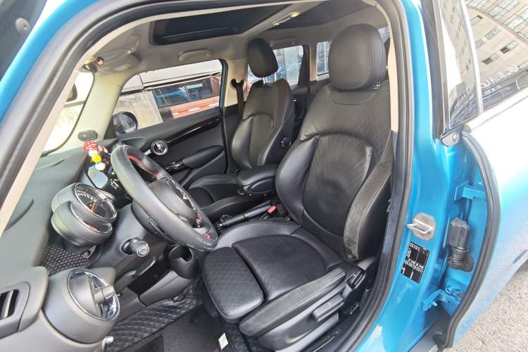 Used  MINI 2016 2.0T COOPER S Pioneer Edition Five-Door Model
