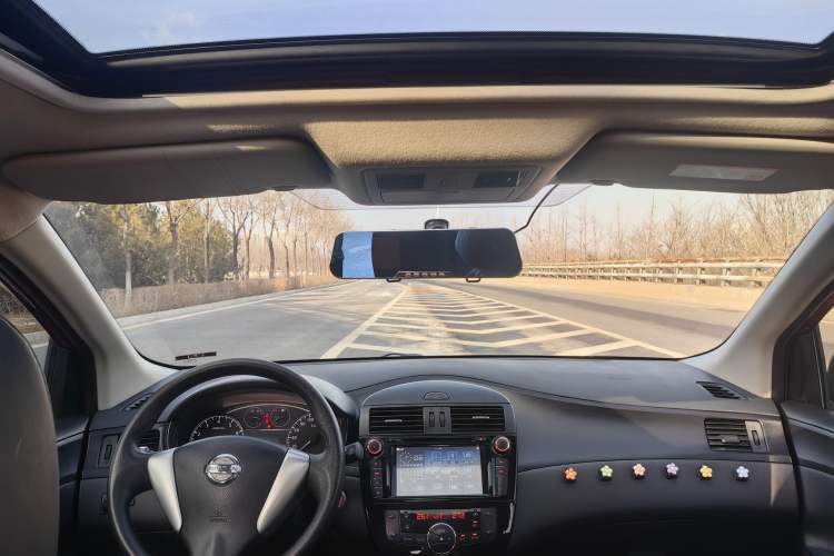 Used Nissan Tiida 2011 1.6L CVT Smart Version
