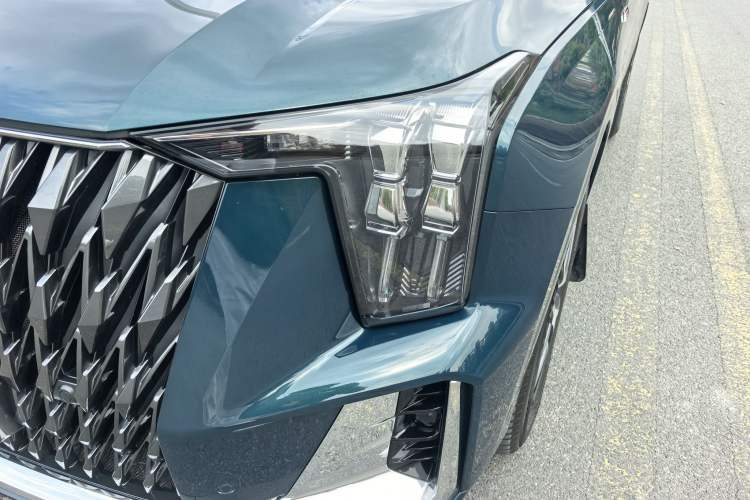 Used GAC Trumpchi GS8 2022 Dual-Engine Series 2.0TM Four-Wheel Drive Prestige Edition (6 Seats)
