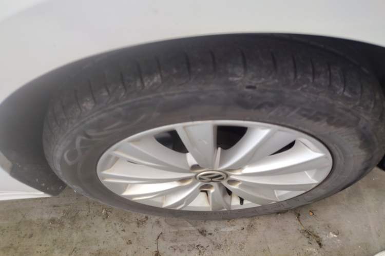 Used Volkswagen Sagitar 2015 230TSI Automatic Comfort Version
