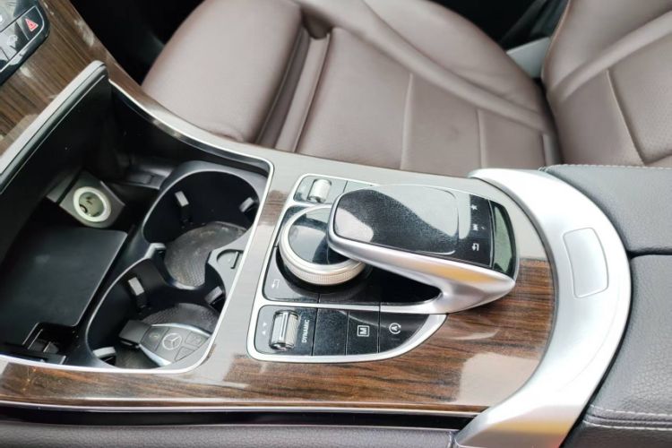 Used Mercedes-Benz GLC 2018 Facelift GLC 260 4MATIC Luxury Edition
