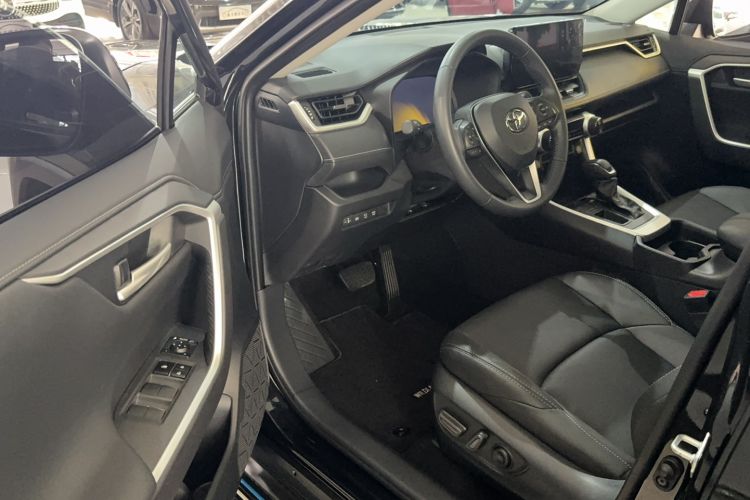 Used Toyota Wildlander 2023 2.0L CVT Two-Wheel Drive Luxury PLUS Edition
