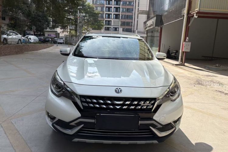 Used Venucia T90 2017 2.0L CVT Smart Edition
