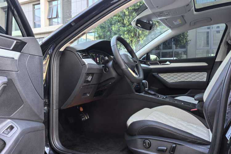 Used Volkswagen Magotan 2023 2 Million Units Commemorative Edition 330TSI DSG Luxury Version
