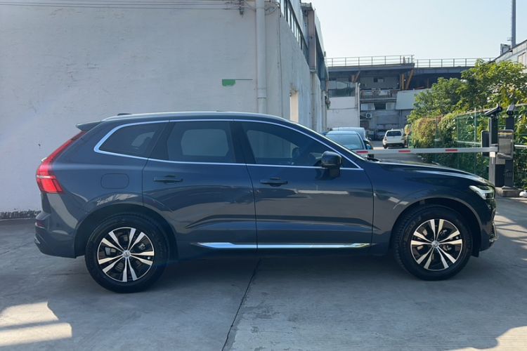 Used Volvo XC60 2023 B5 4x4 Smart Luxury Edition
