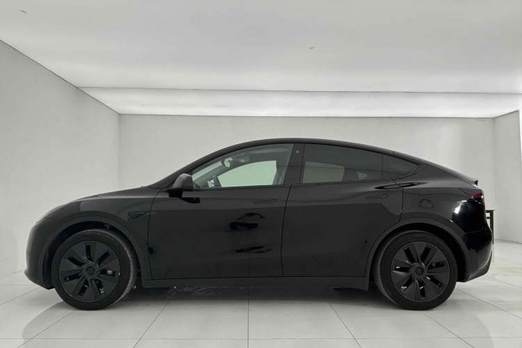 Used Tesla Model Y 2023 Rear-Wheel-Drive Version
