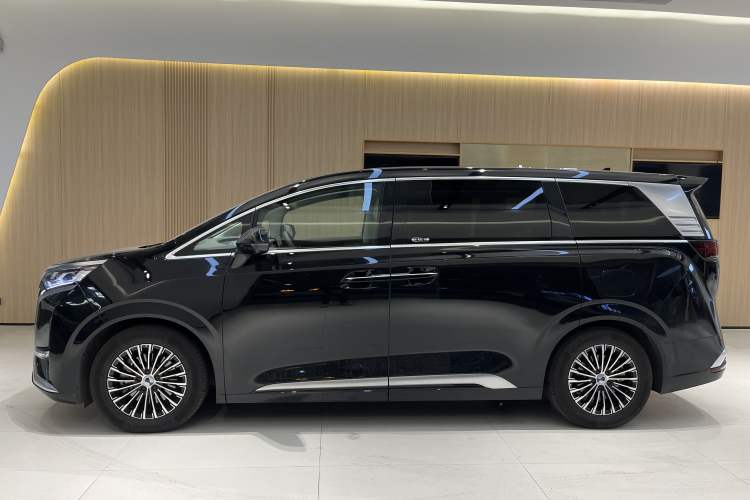 Used Denza D9 2022 DM-i 970 Four-Wheel Drive Flagship Model
