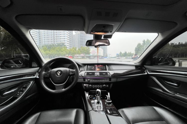 Used BMW 5 Series 2017 525Li Leading Model