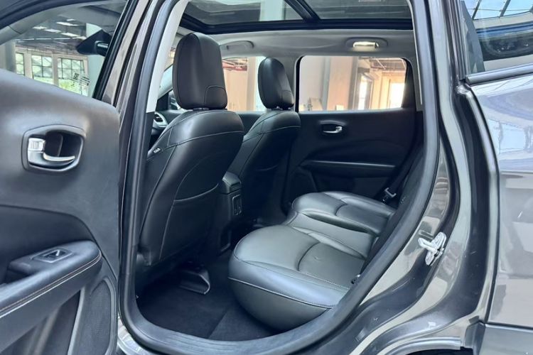 Used  Compass 2017 200T Automatic Family Edition