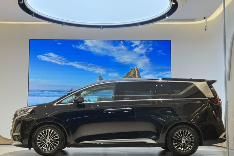 Used Denza D9 2024 DM-i 980 Four-Wheel Drive Prestige Model
