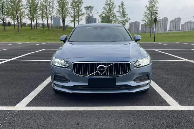 Used Volvo S90 2018 T4 Zhiyuan Edition
