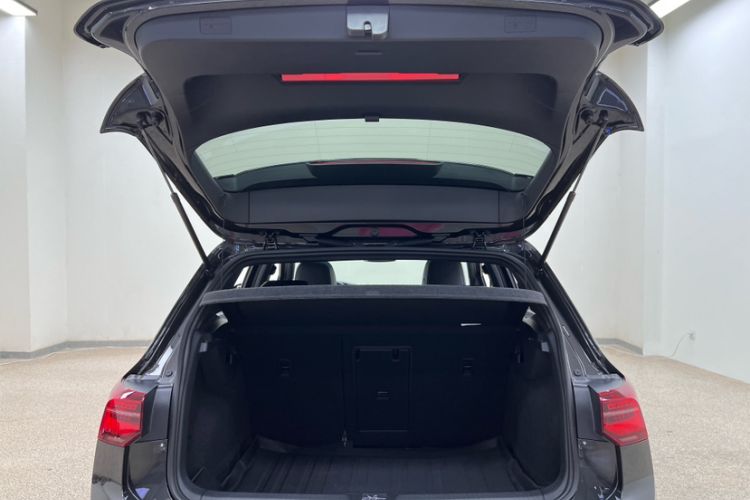 Used Volkswagen Golf 2023 Facelift 280TSI DSG R-Line Lite
