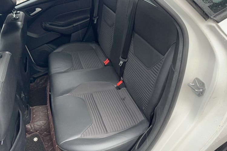 Used Ford Focus 2017 Sedan 1.6L Automatic Fashion Edition Smart Drive Version
